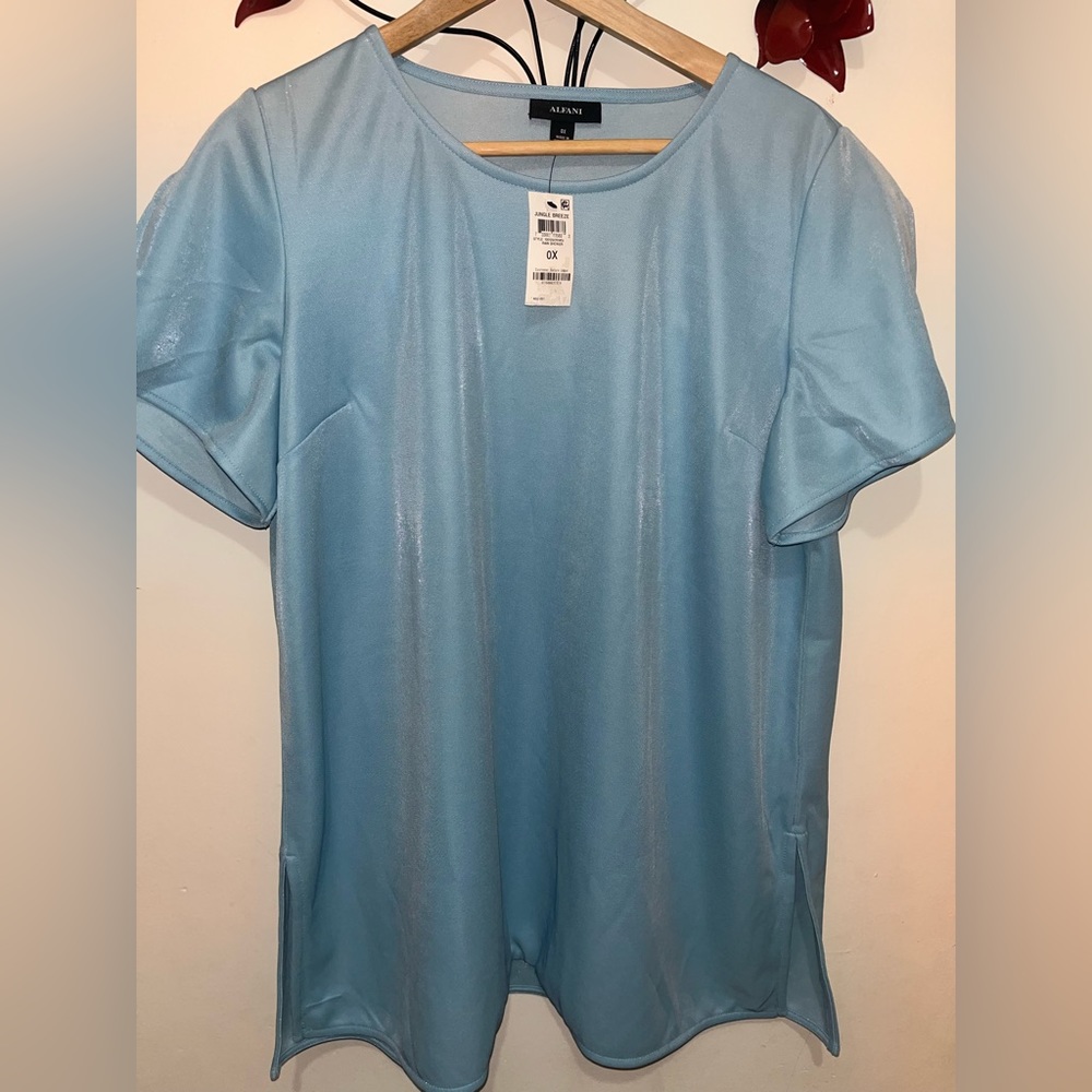 NWT Alfani Top Jungle Breeze